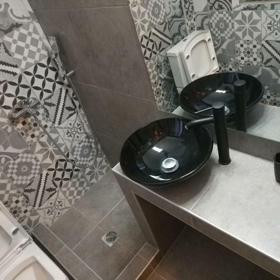 Iris Apartment テッサロニキ エクステリア 写真